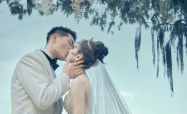如果两个女孩喜欢一个男人怎么办？游戏画面
